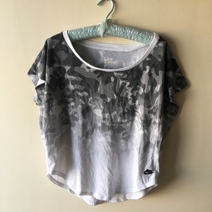 Nike short sleeve shirt